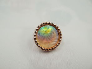 廠家直銷服裝輔料，網站熱銷精品單頭尖膠鉆解析